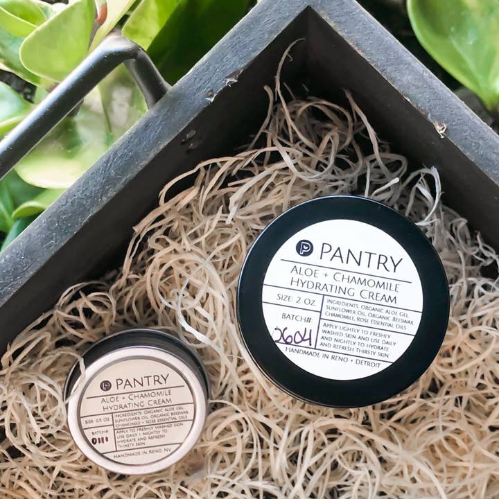 Pantry Products - Skin, Body, + Wellness – Großhandel Gesichts-Feuchtigkeitscreme – Aloe + Kamille Feuchtigkeitscreme - Frühlingshautpflege1