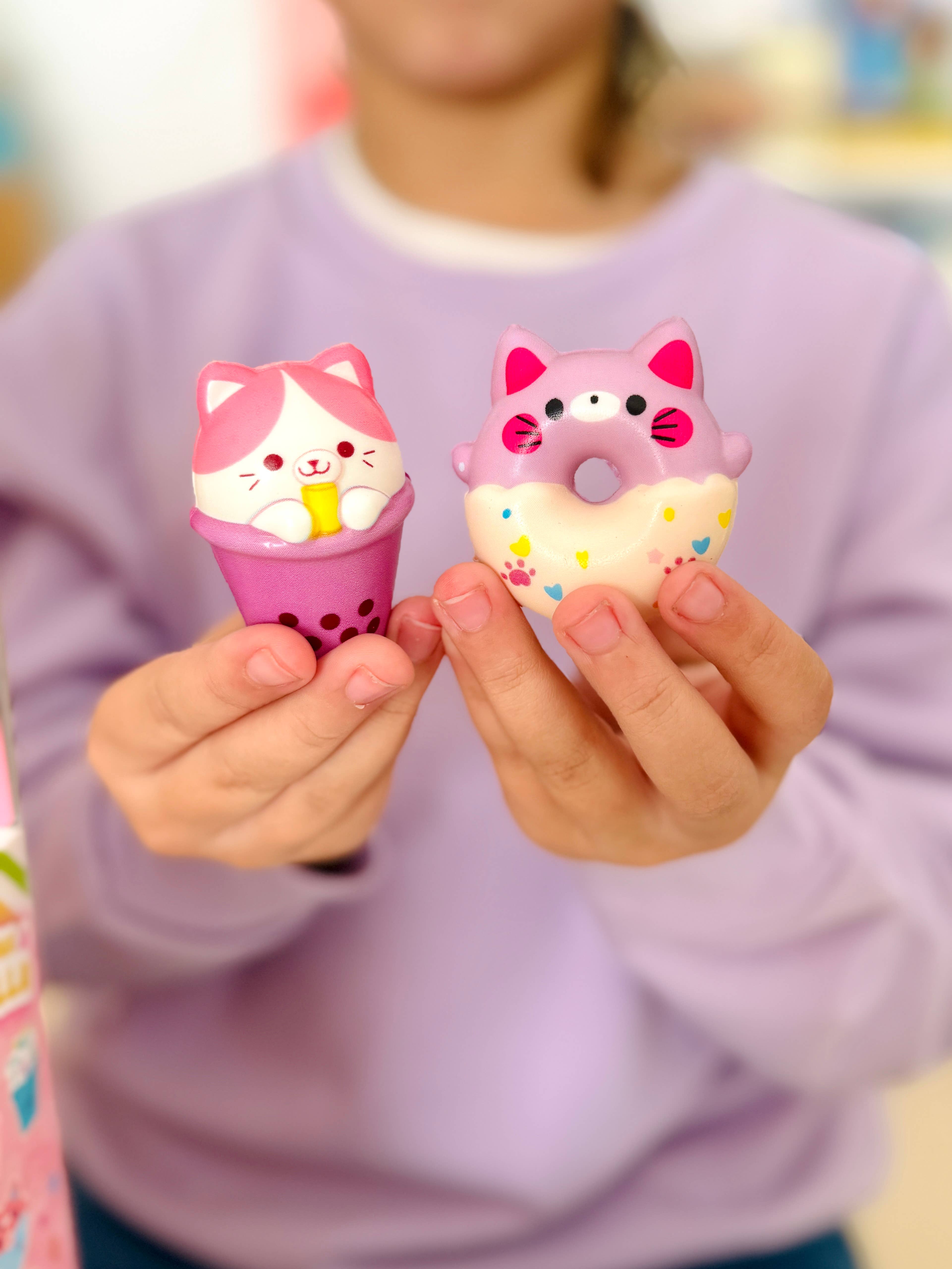 Triciclo Editores - Wholesale Squishy Toy - Kids & Baby - Squishy Donut & Shake - display of 8 bags3