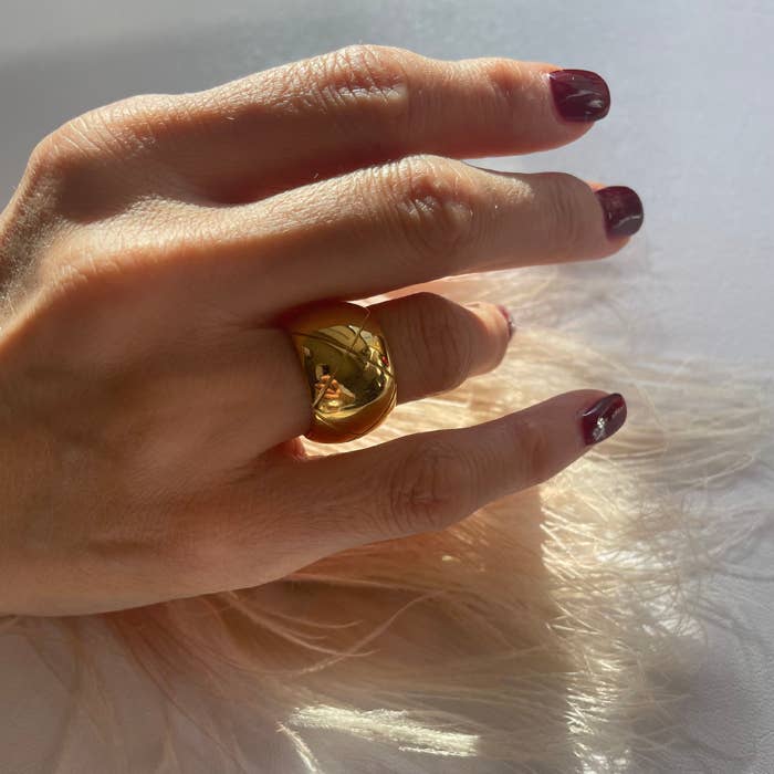 Large anneau de réseau (plaqué or) pour la vente par Chibi Jewels