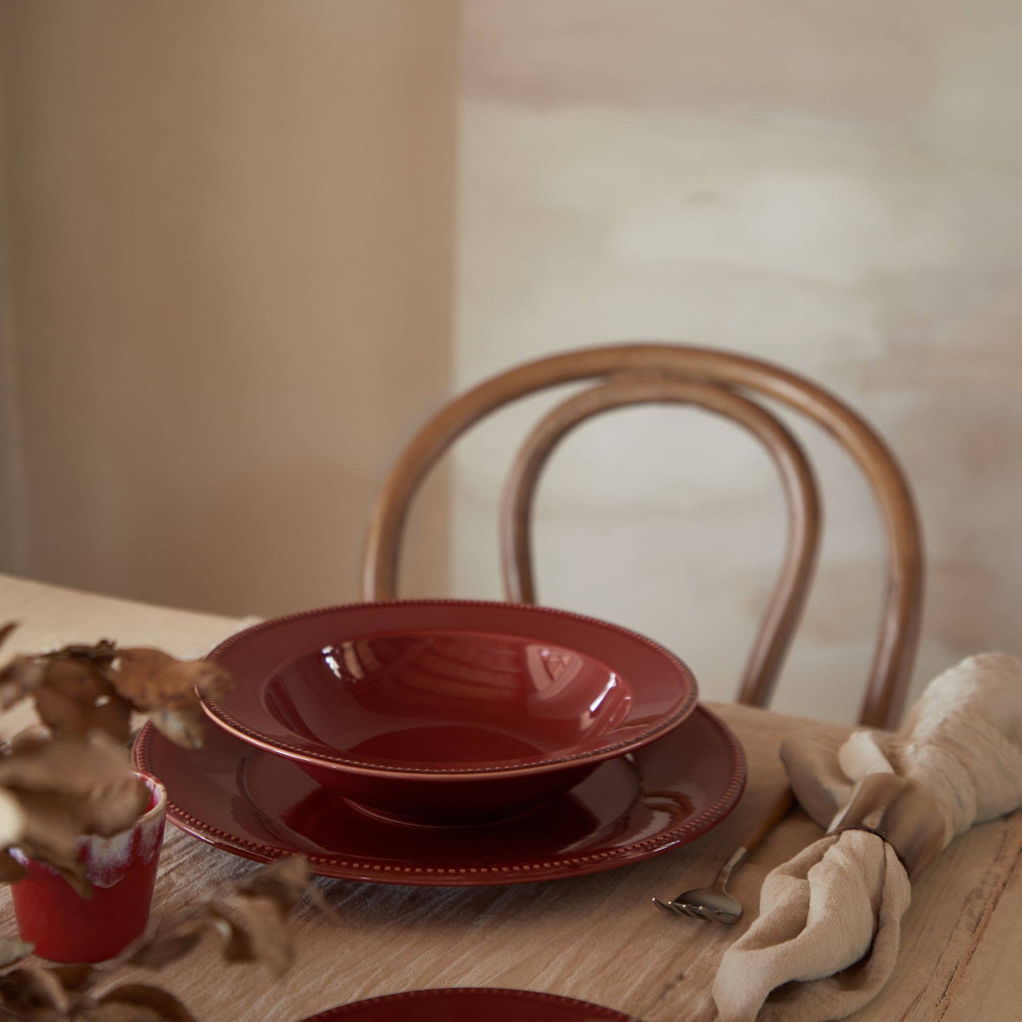 Rojo Plato redondo de cena 28 Luzia de venta al por mayor en Faire1