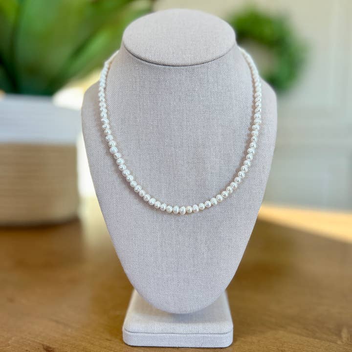 Colar Clássico de Pérolas Brancas - Fecho em Ouro 14k - 4-5mm por atacado de Kaylie Dawn Jewelry