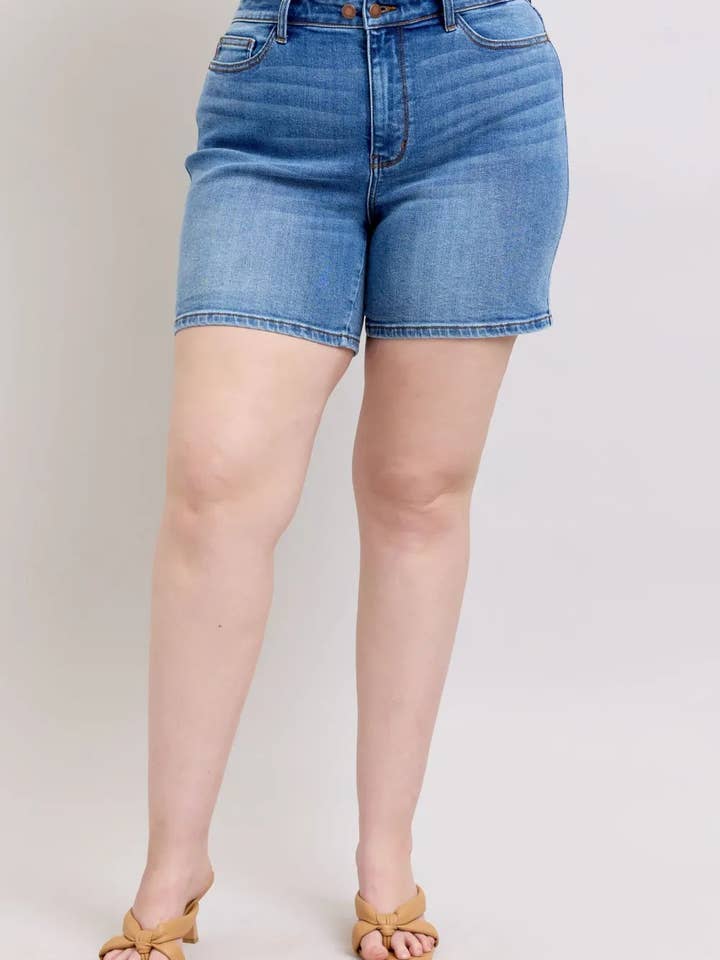 Judy Blue Full Size 2 Button Denim Shorts with Pockets Plus Size for wholesale by Queenado