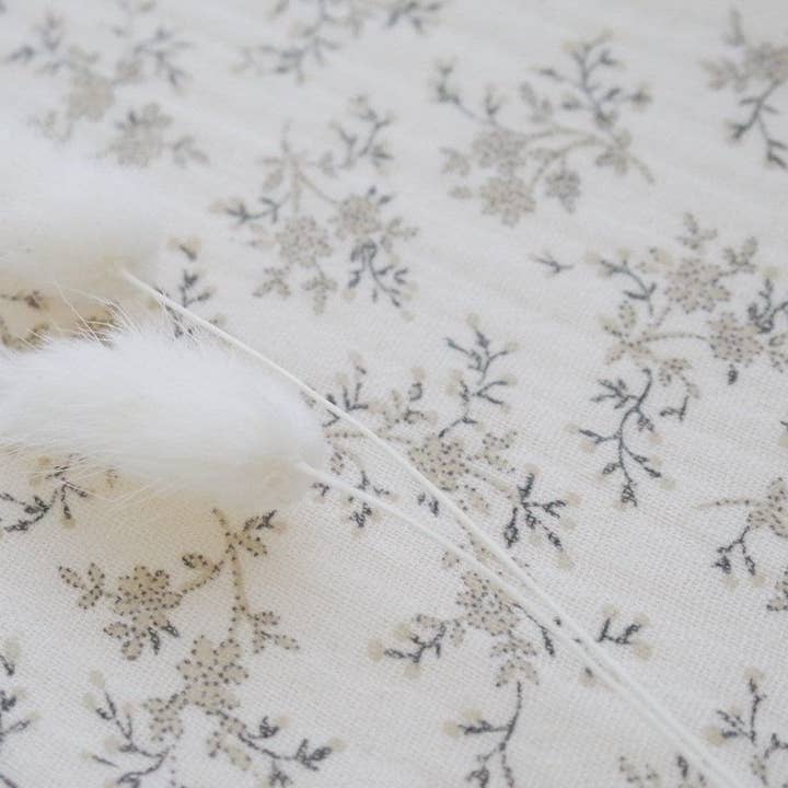 Les p'tites Merveilles de Bérénice - Wholesale Bassinet - Baby - “Louison” bassinet in ecru organic cotton double gauze with beige flowers15