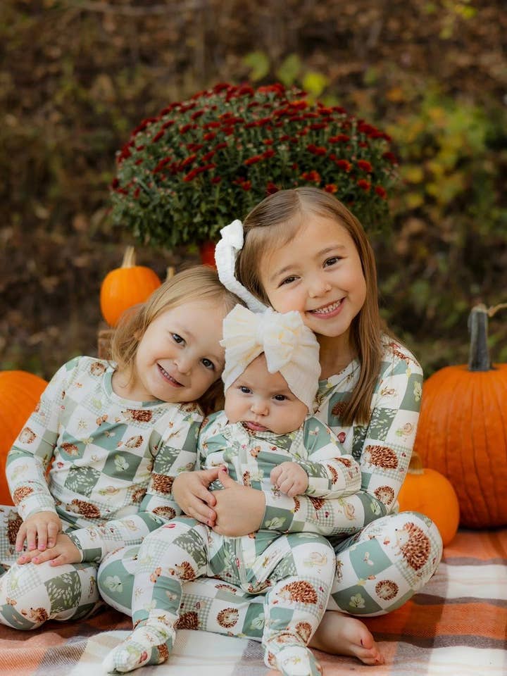 Little Joy Co. - Vendita all'ingrosso Pigiamino - Neonati - Pigiama Zippy in Bambù Harvest Hedgehogs1