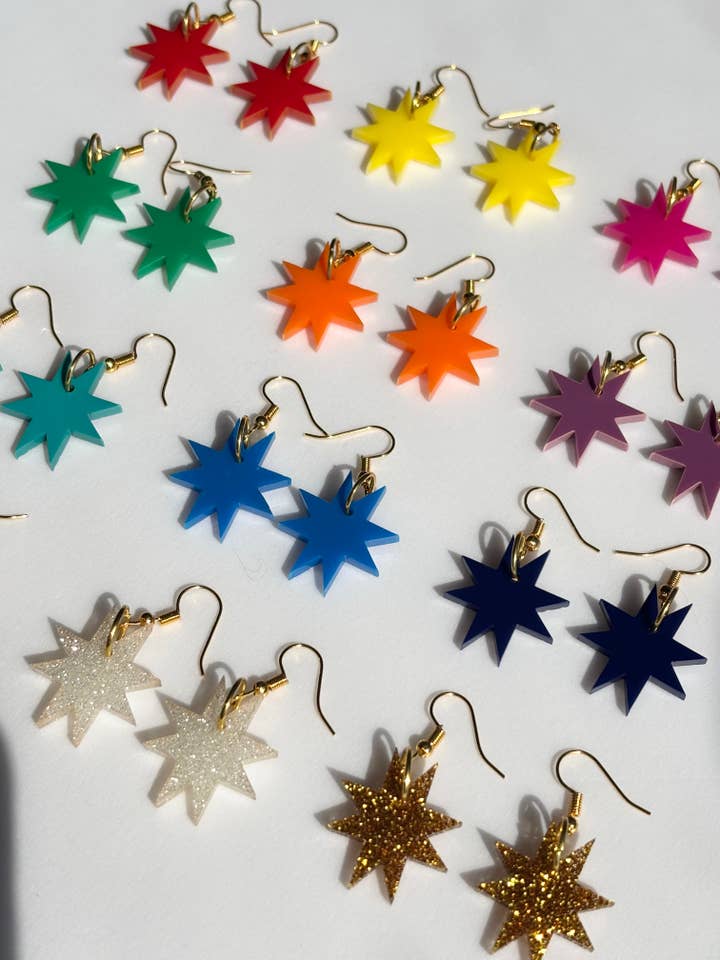 Boucles d'oreilles étoiles en acrylique – Plusieurs options de couleur – Bijoux mignons et originaux pour la vente par Squishy Jewellery