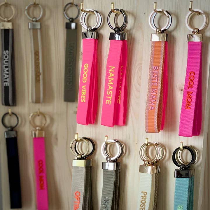 Parsley & Pepper - Wholesale Keychain - Unisex - DREAM CASTLE keychain keychain woven embroidered