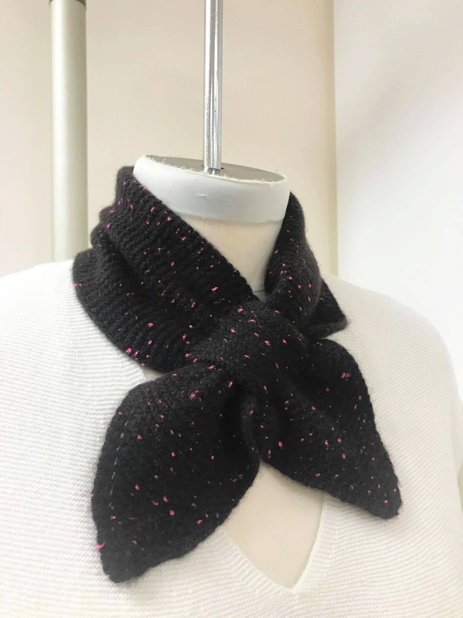 Kairon Trading UK Limited - Wholesale Scarf - Unisex - 100% Cashmere Keyhole Scarf, In Donegal Color- Dark Chocolat2