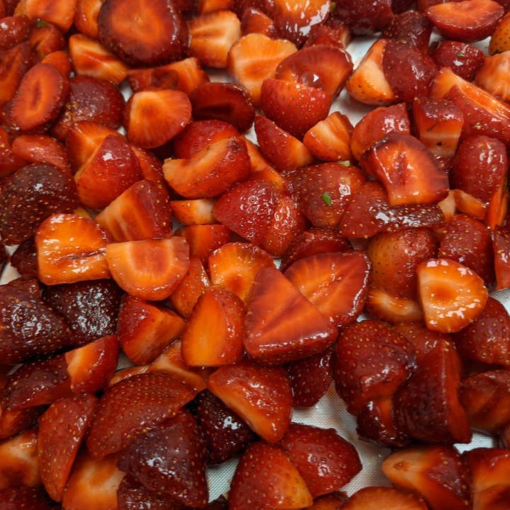Wellness Croft - Wholesale Dried/Dehydrated Fruit - Northeast Sourced Strawberry Pouch6