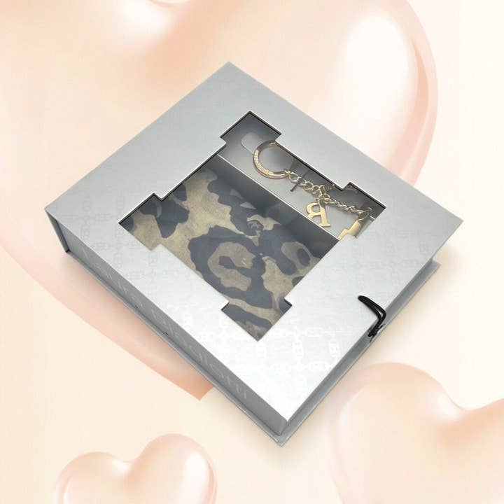 Regalo de San Valentín | Conjunto de Llavero y Bufanda para Mujer, art. CLB25W-049 para venta al por mayor de Suie Valentini srl