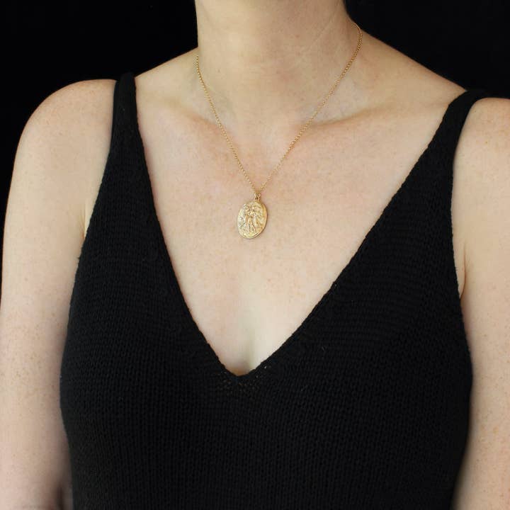 Vis a Vis Jewelry - Wholesale Pendant/Charm Necklace - The Three Graces Necklace10