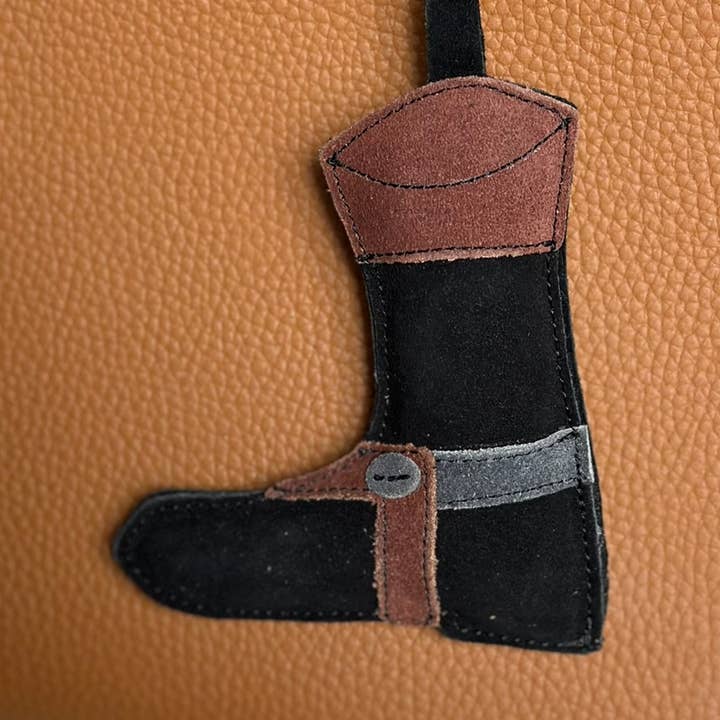 Der Reithelm-Taschenanhänger für den Großhandel von Pup & Pony Co.