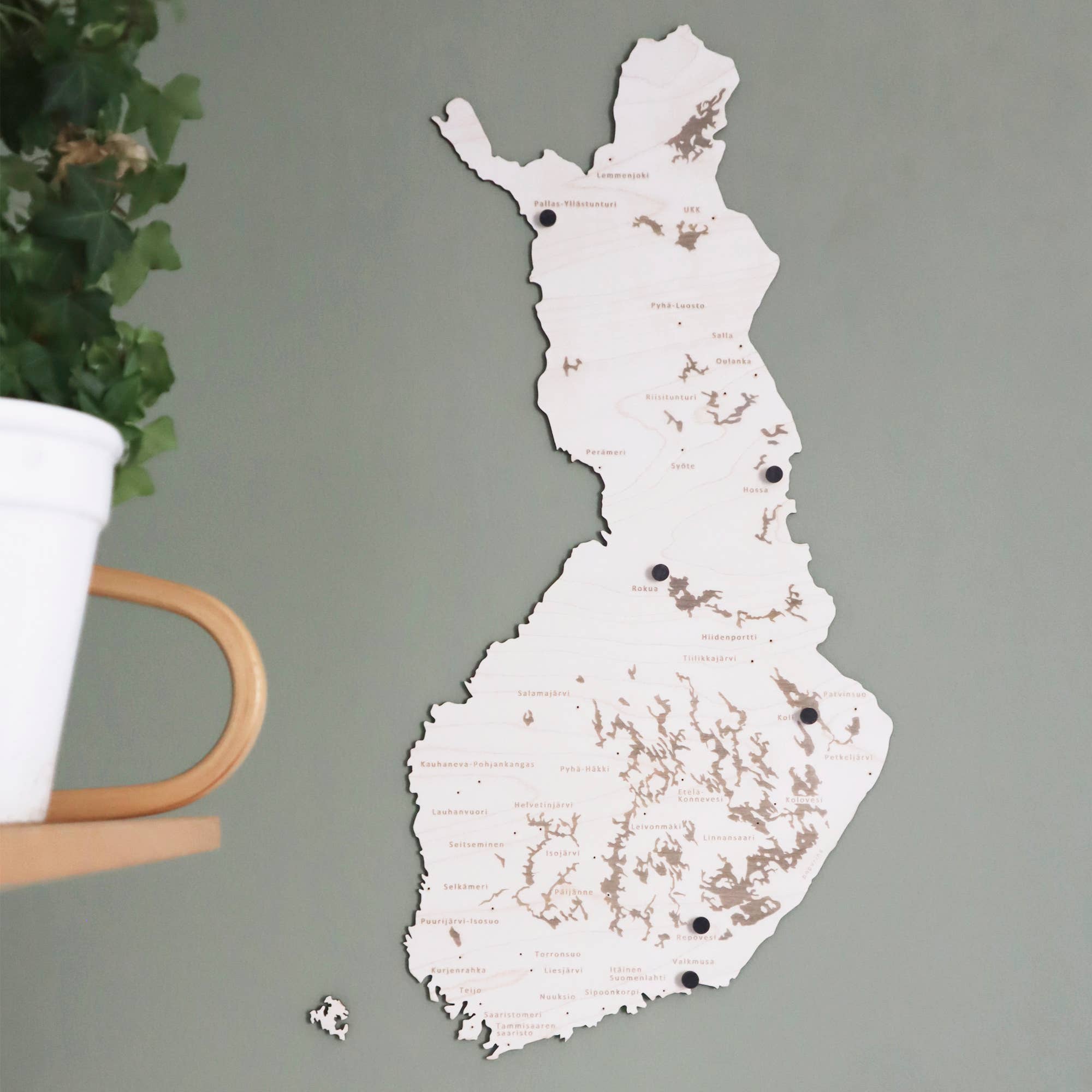 Papurino - Wholesale Map - Wooden Map of Finland with national parks3