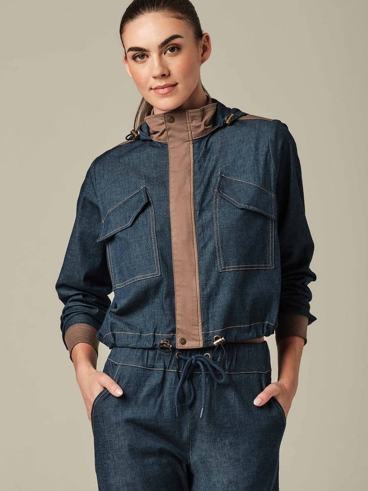 Code vestimentaire : Jeans/Veste marron pour la vente par 925fit