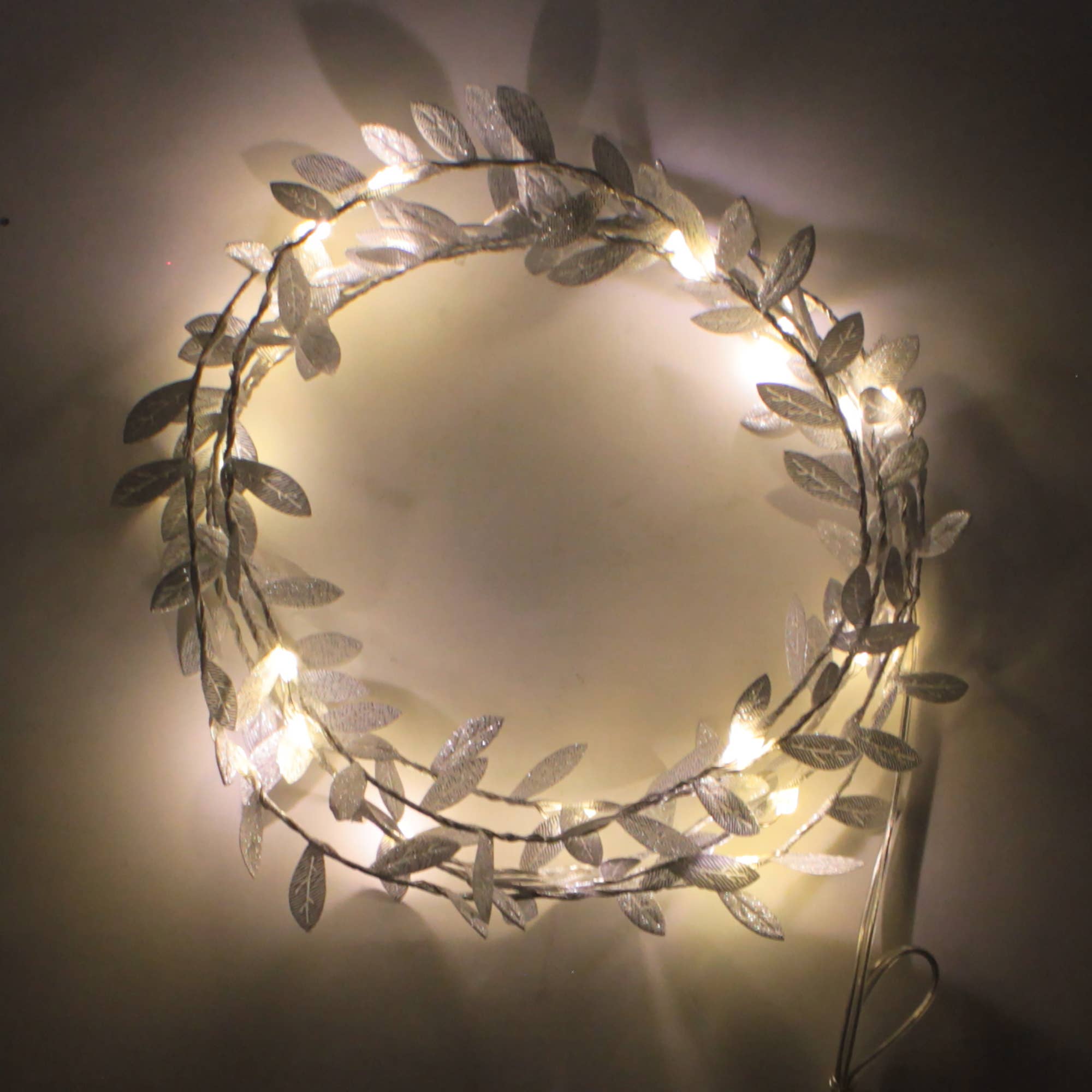 Silber Lichterkette mit 20 LEDs, Blattsilber, batteriebetrieben, warmweiß für den Großhandel auf Faire2