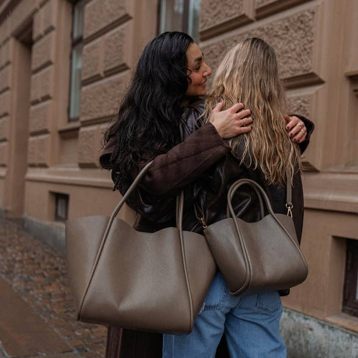 Väska "Florence M" Taupe för wholesale av LaTalia