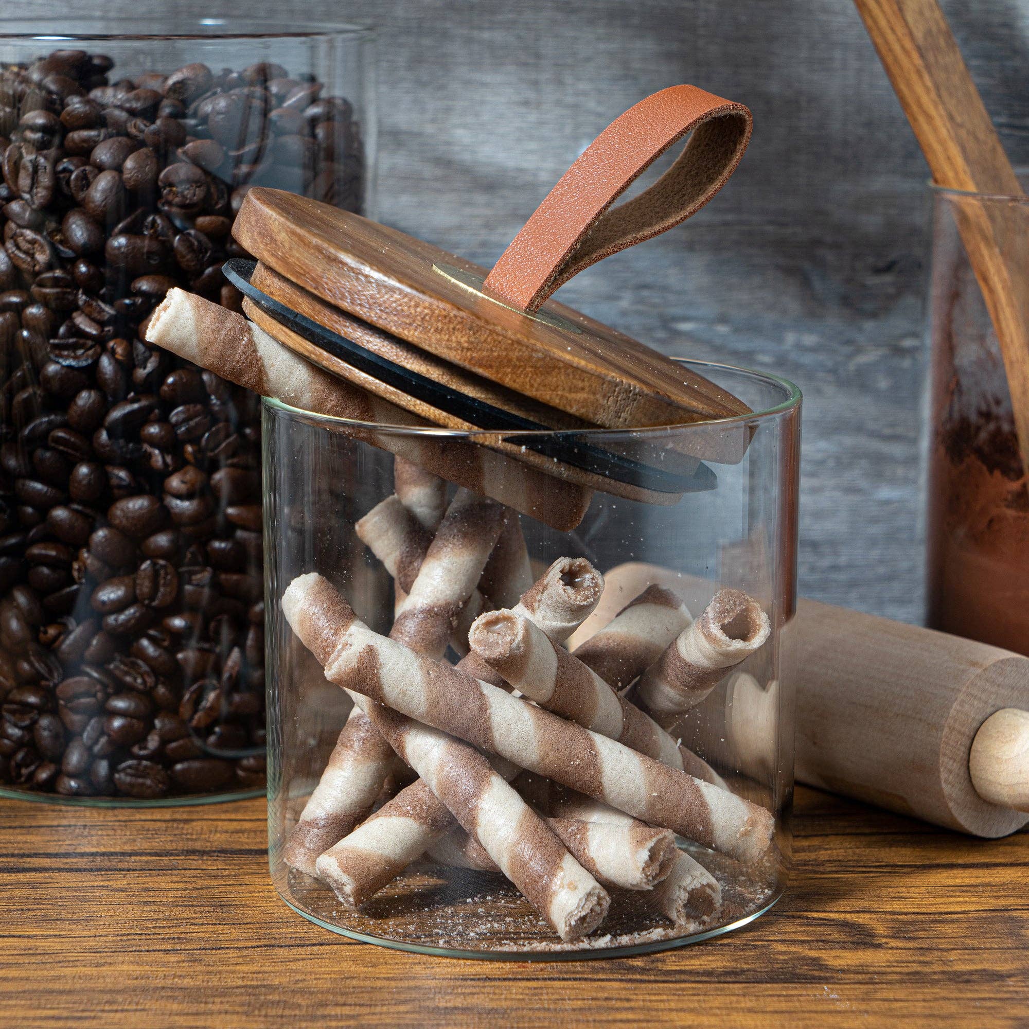 Rinkit Pty Ltd - Wholesale Jar - Argon Tableware Glass Storage Jar with Wooden Lid - Leather Loop - 550ml3