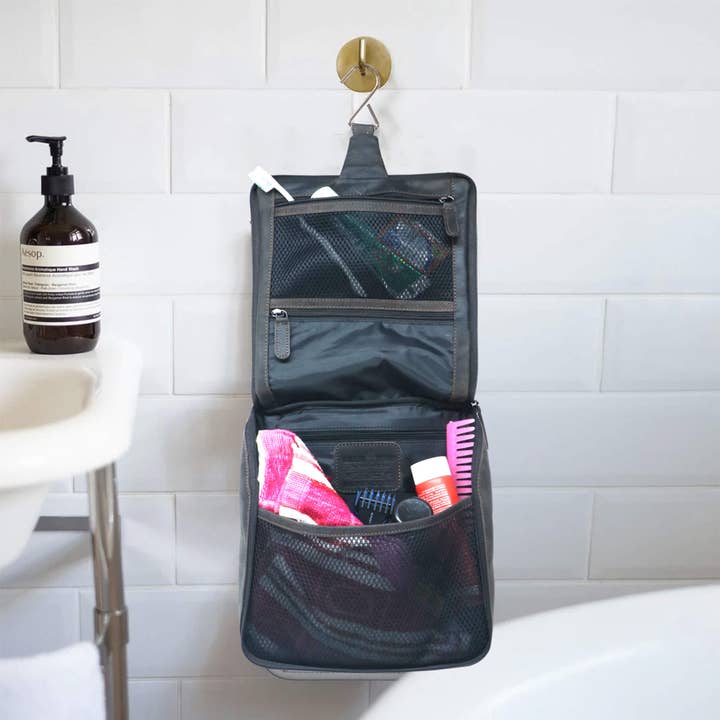 Greenwood - Wholesale Makeup/Cosmetic Bag - Gerd hanging toiletry bag, women's cosmetic bag, men1