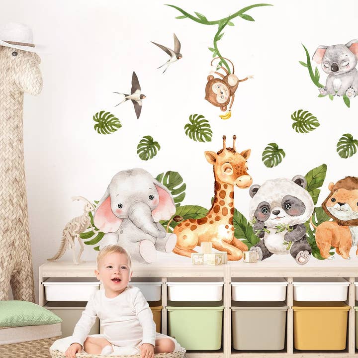 BR321 Wandtattoo mit afrikanischen Tierbabys — Giraffe, Elefant, Löwe, Panda, Affe, Koala in Palmenblättern für den Großhandel von WallKoala