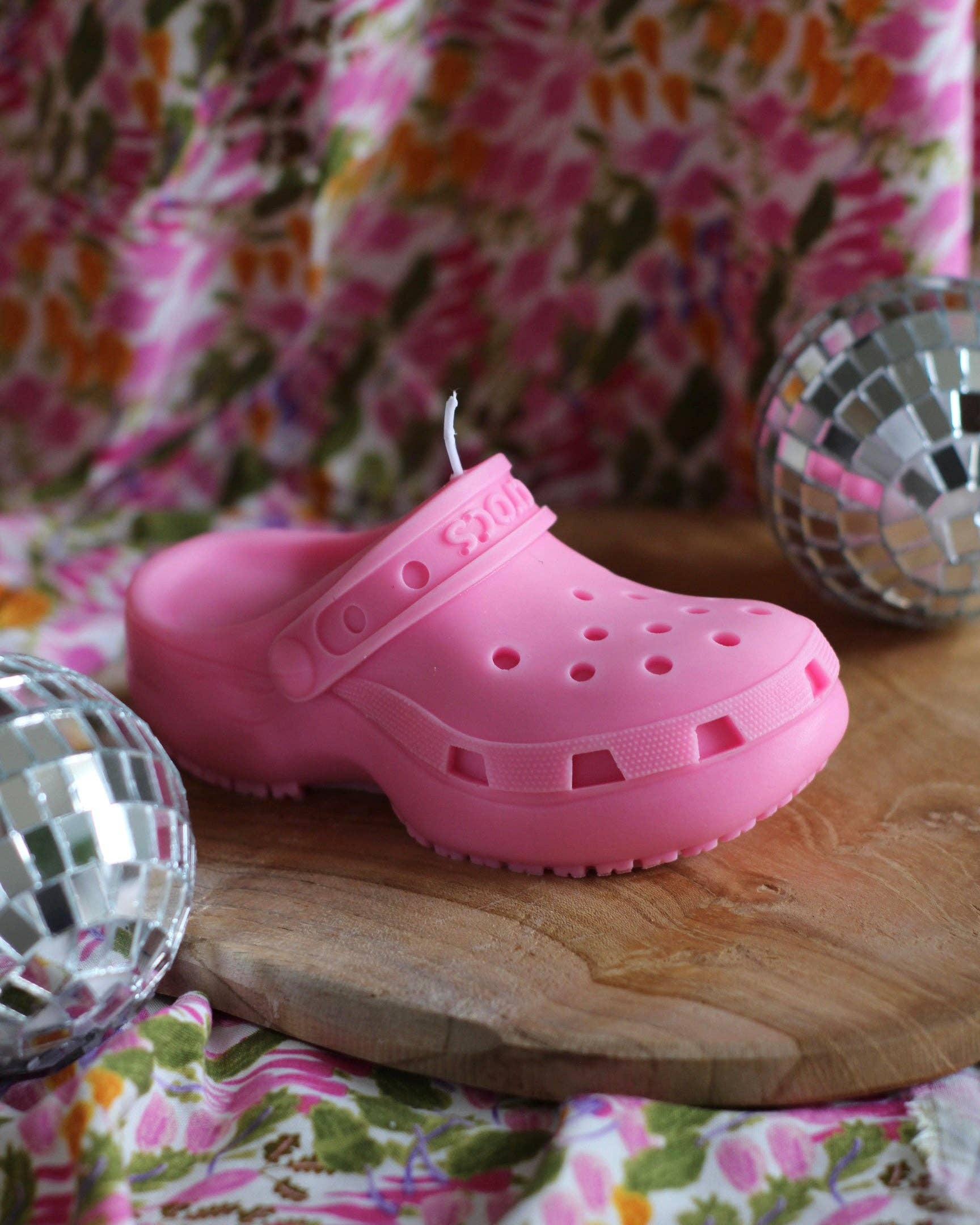 Meet me at the corner - Wholesale Novelty Candle - Crocs candle4