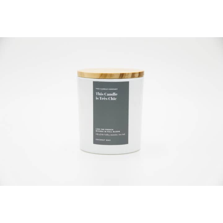 Cette bougie est Tres Chic//Cire de Coco//10 oz pour la vente par This Candle Company