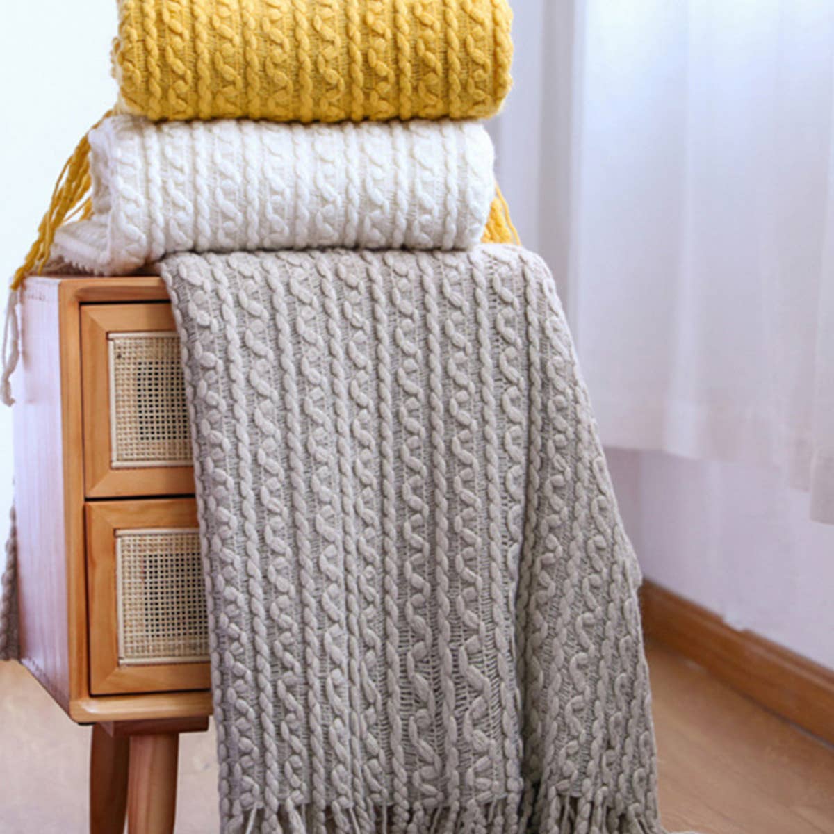 ACCITY - Wholesale Throw Blanket - LIGHTWEIGHT SOFT AND COMFORTABLE KNITTING BLANKET_CWMM02025