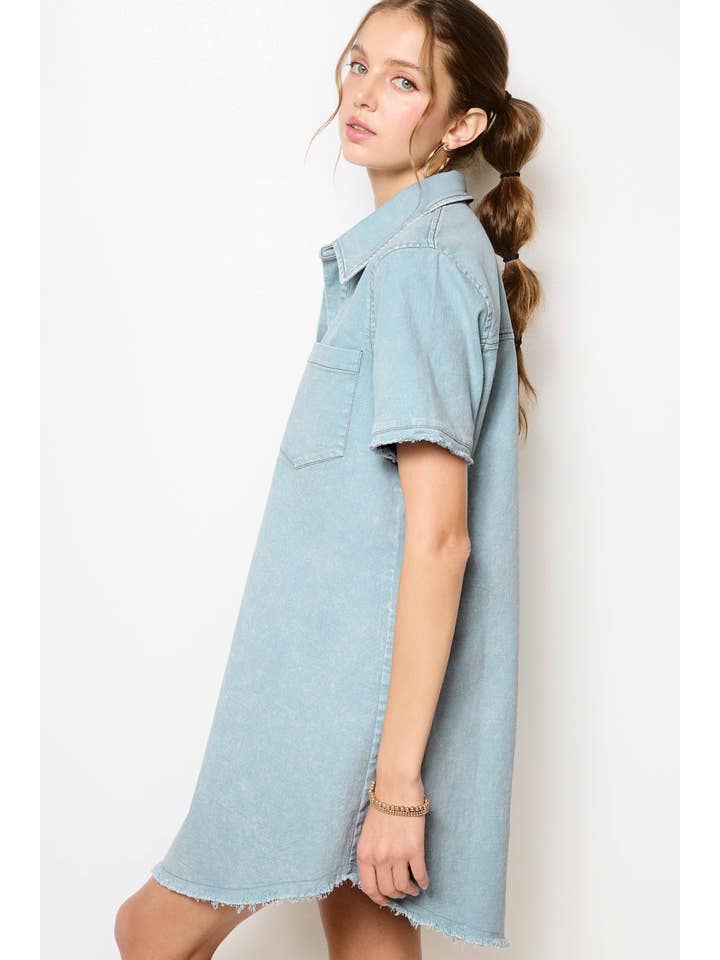 Cielo MCD9319-Abito a tunica in denim chiaro con bordo grezzo lavato minerale in vendita all'ingrosso su Faire2