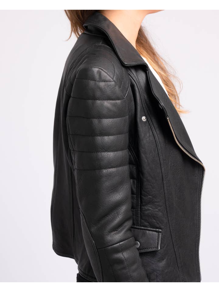 Amsterdam Heritage Leather Belts, Bags, Jackets & Apparel - Wholesale Leather Jacket - Women's - Munroe | Black and Cognac Women's Leather Jacket4