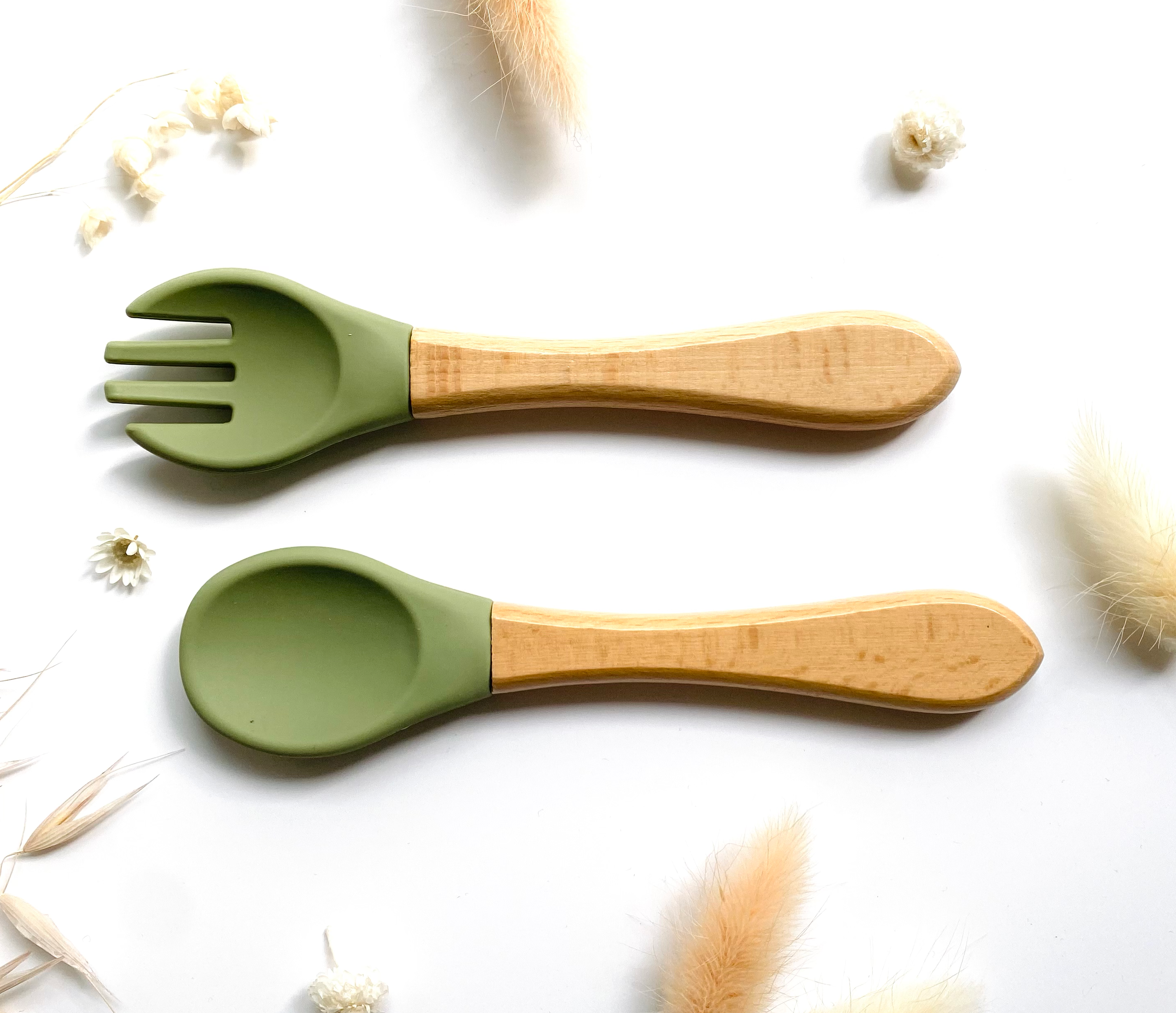 Les Petits Citrons – Engroshandel Bestiksæt – Børnebestik med bløde silikonedele og bambushåndtag2