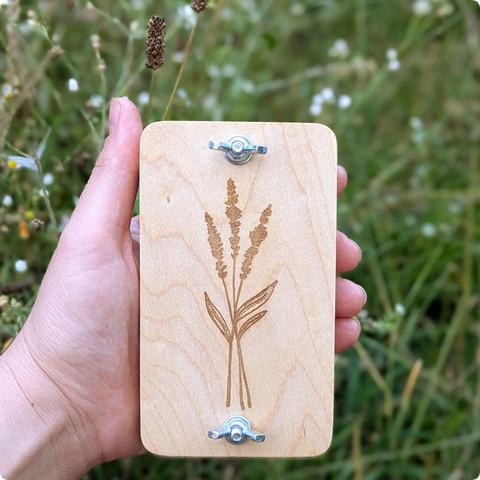 Macon Makes - Vente Kit de bricolage - Presse à fleurs de poche avec motifs dessinés à la main assortis | 3"x5"5