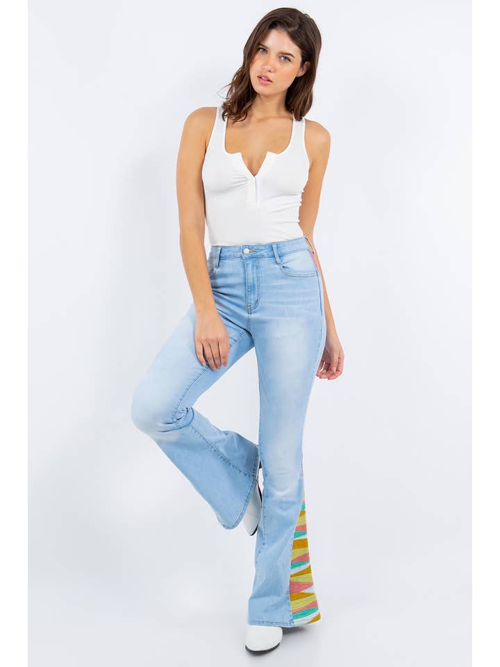 WISTERIA LANE - Vendita all'ingrosso Jeans - Donna - JEANS A ZAMPA CON RICAMO ALBA - 2345