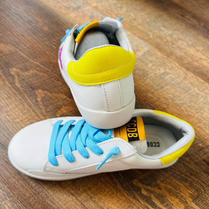 Torn and Trendy - Vendita all'ingrosso Sneakers di tendenza - Bambini - Sneakers per bambini con stella glitter rosa e dettagli gialli e blu3