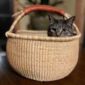 African Market Baskets - Wholesale Basket - G-138A: Natural Large Round Basket = 4 Per Case