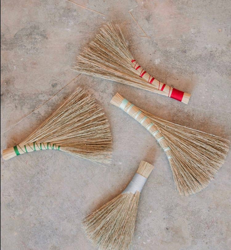 Sunhouse Craft - Wholesale DIY Craft Kit - WHOLESALE Broom Making Kit: Handbrooms!7