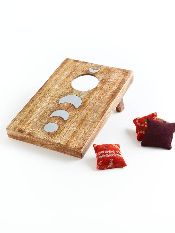 Jeu de table Indukala Moon Phase Cornhole - Bois fabriqué à la main pour la vente par Matr Boomie Fair Trade