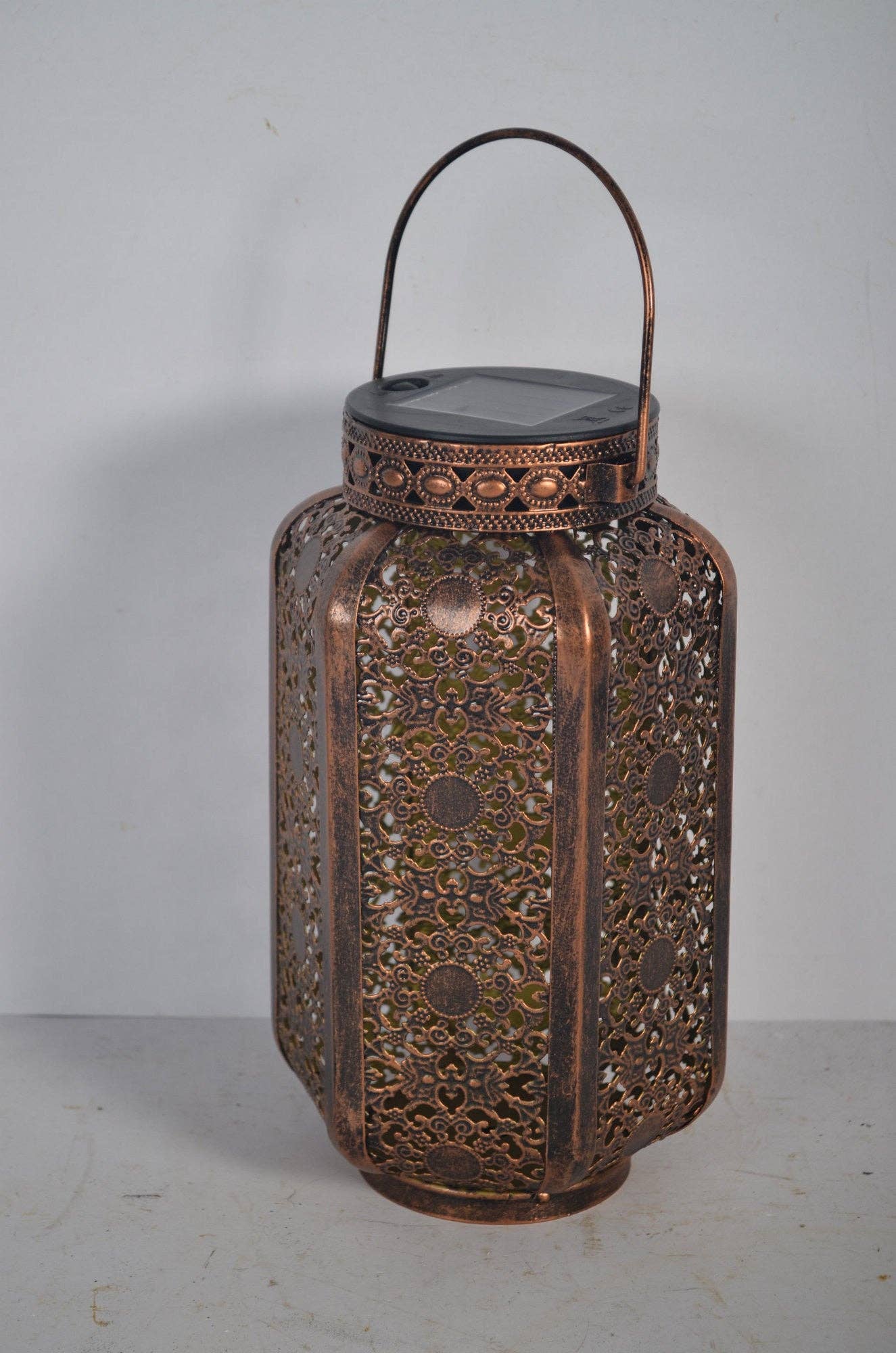 Marissa's Gifts – wholesale Outdoor/lawn light – Damasque Solar Powered Decorative Bronze Garden Lantern2