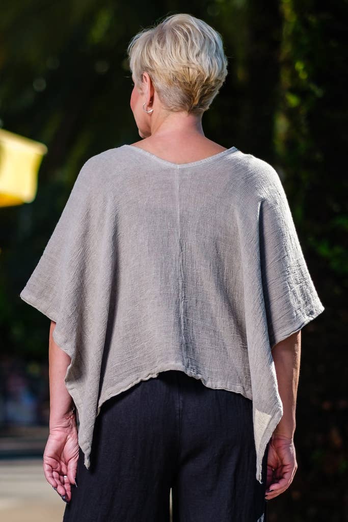 TINA Stephens Italy/Tees By Tina – Großhandel Poncho – Damen – Gewebter Poncho aus Leah (BQ168)4