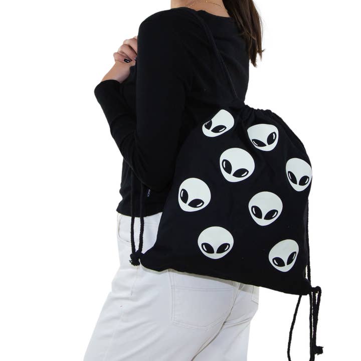 COMECO INC - Wholesale Drawstring bag – Unisex - Glow in the Dark Alien Drawstring Backpack4