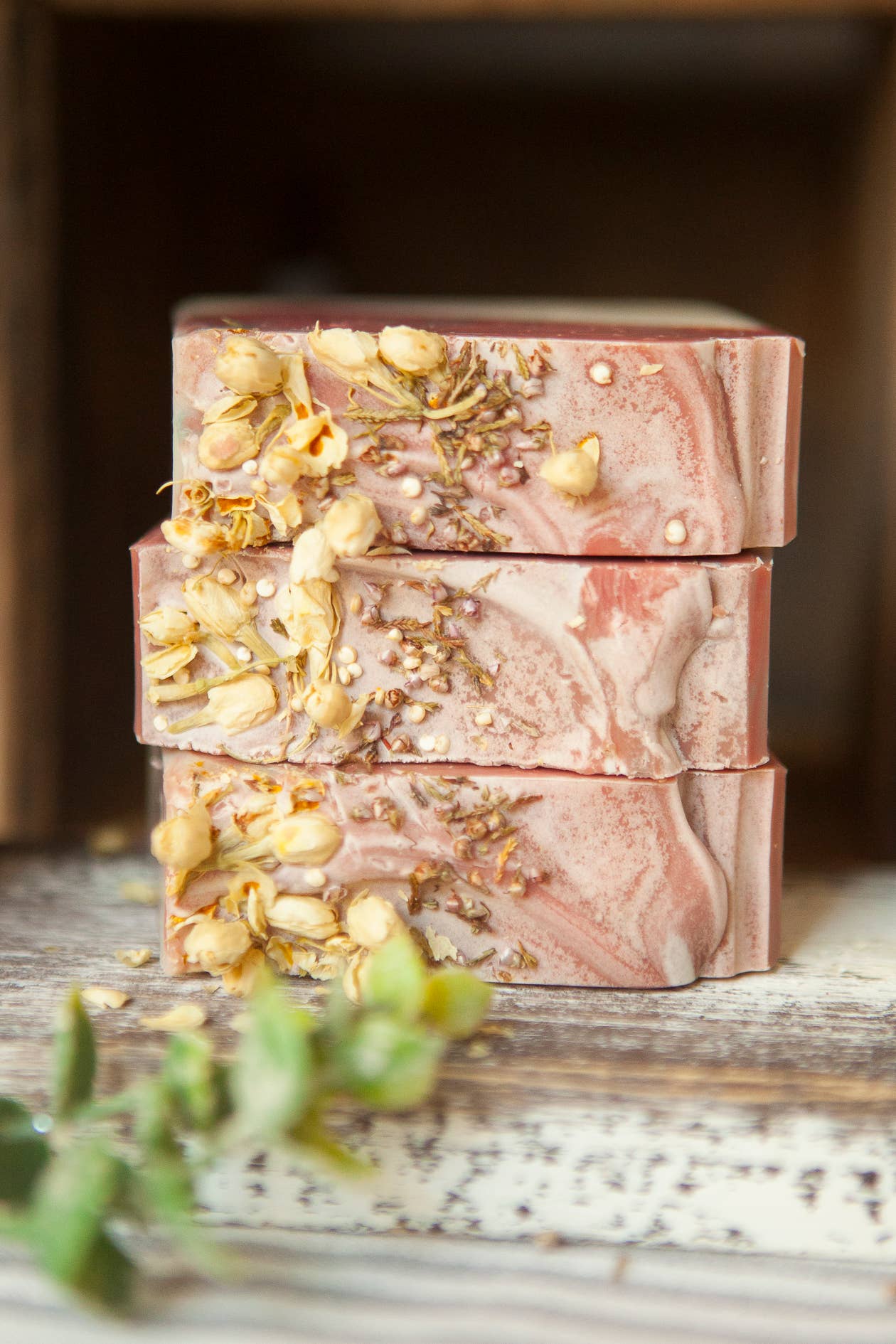 Faith and Grace Soap Co. - Vente Pains de savon - Savon Artisanal Pivoine & Bois d'Ambre, Savon de Luxe au Beurre de Karité2