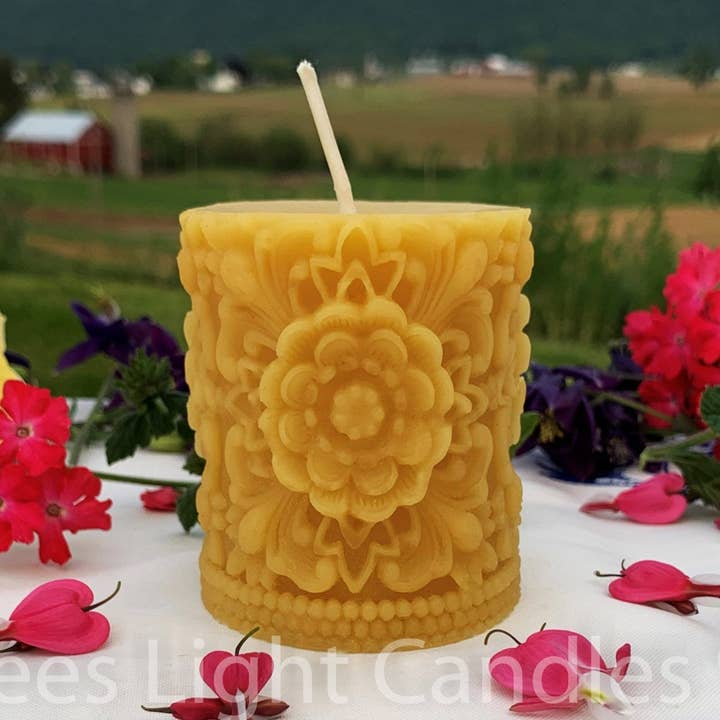 Blomsterdesign søjlelys for engroshandel hos Bees Light Candles