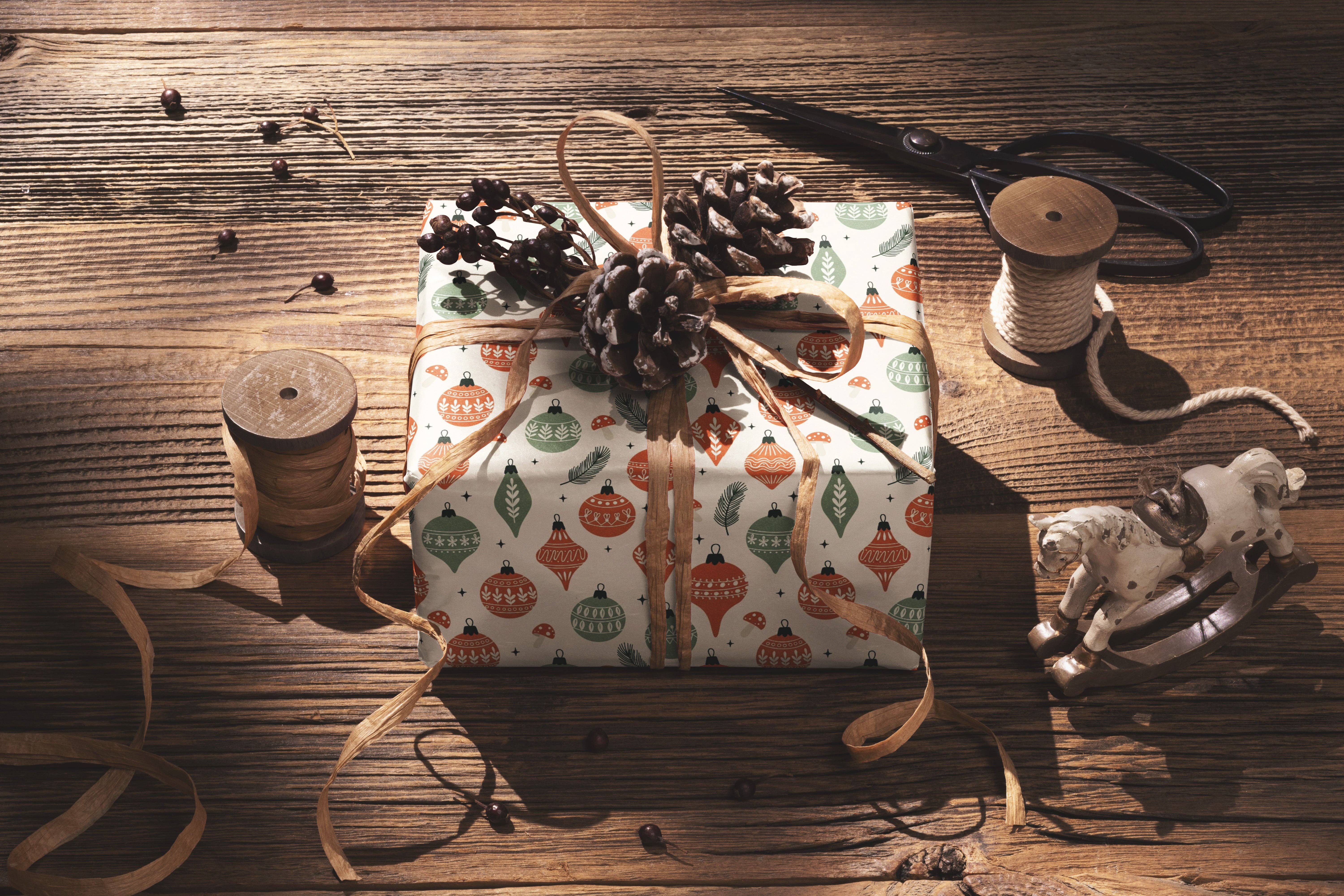 MagicMerchEmporium - Wholesale Wrapping Paper Roll - Retro Holiday Wrapping Paper1