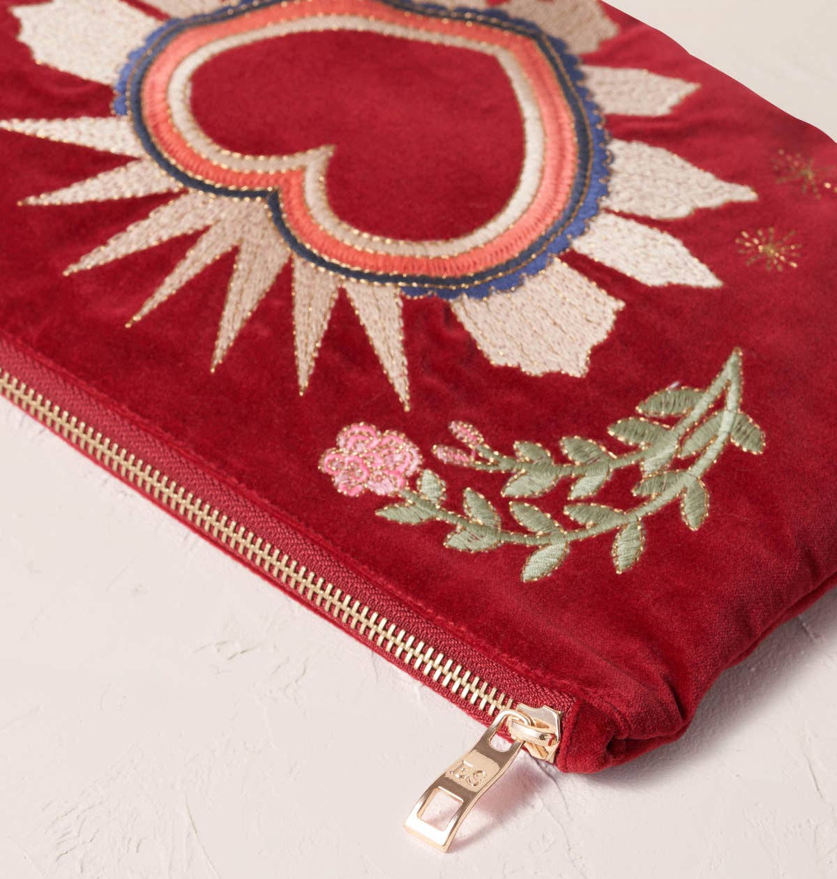 Elizabeth Scarlett Ltd - Wholesale Pouch – Women’s - Enchanted Heart Everyday Pouch2