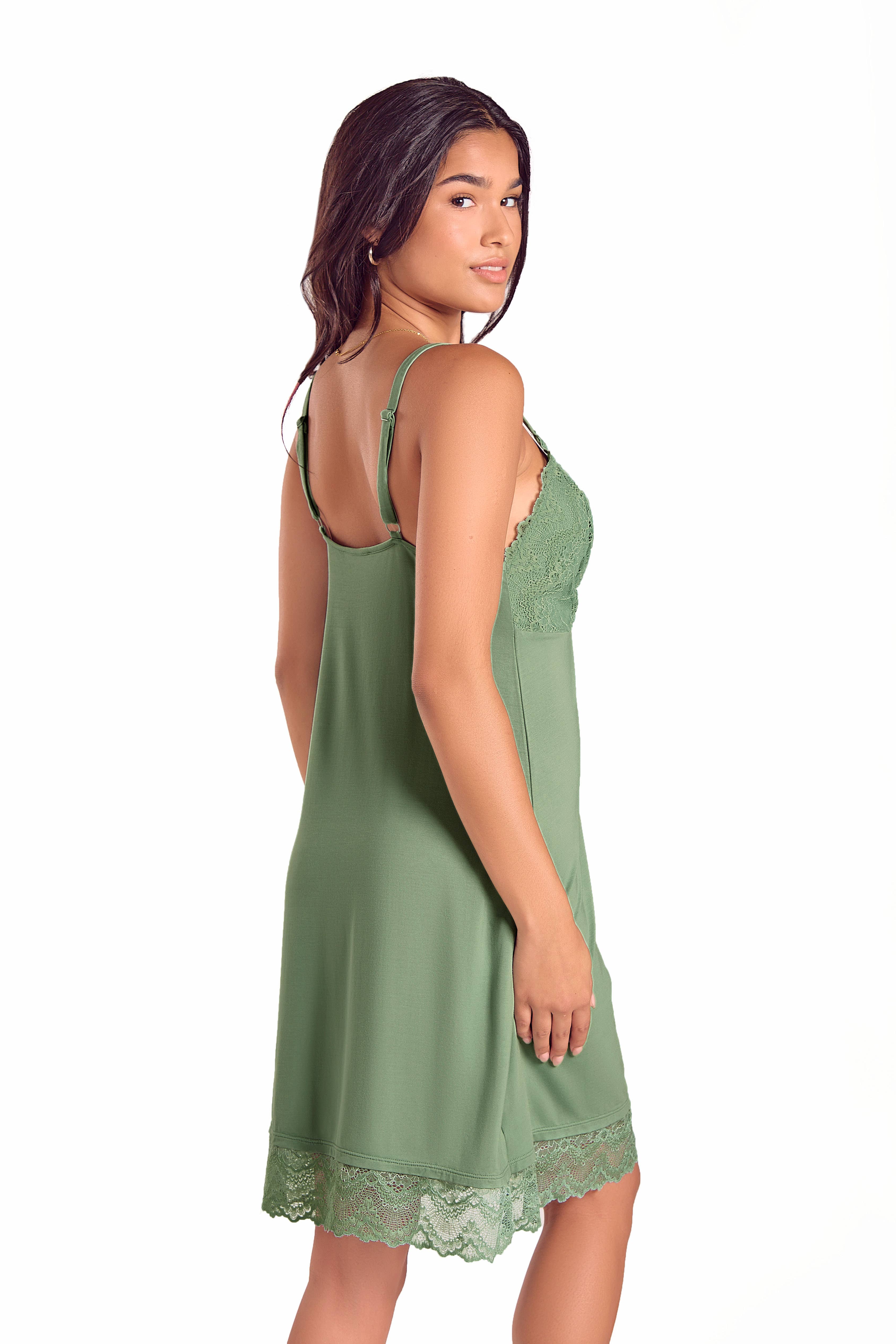 Verde Conjunto de Camisola e Calções com Renda Modal Cardo para venda a revendedores na Faire4