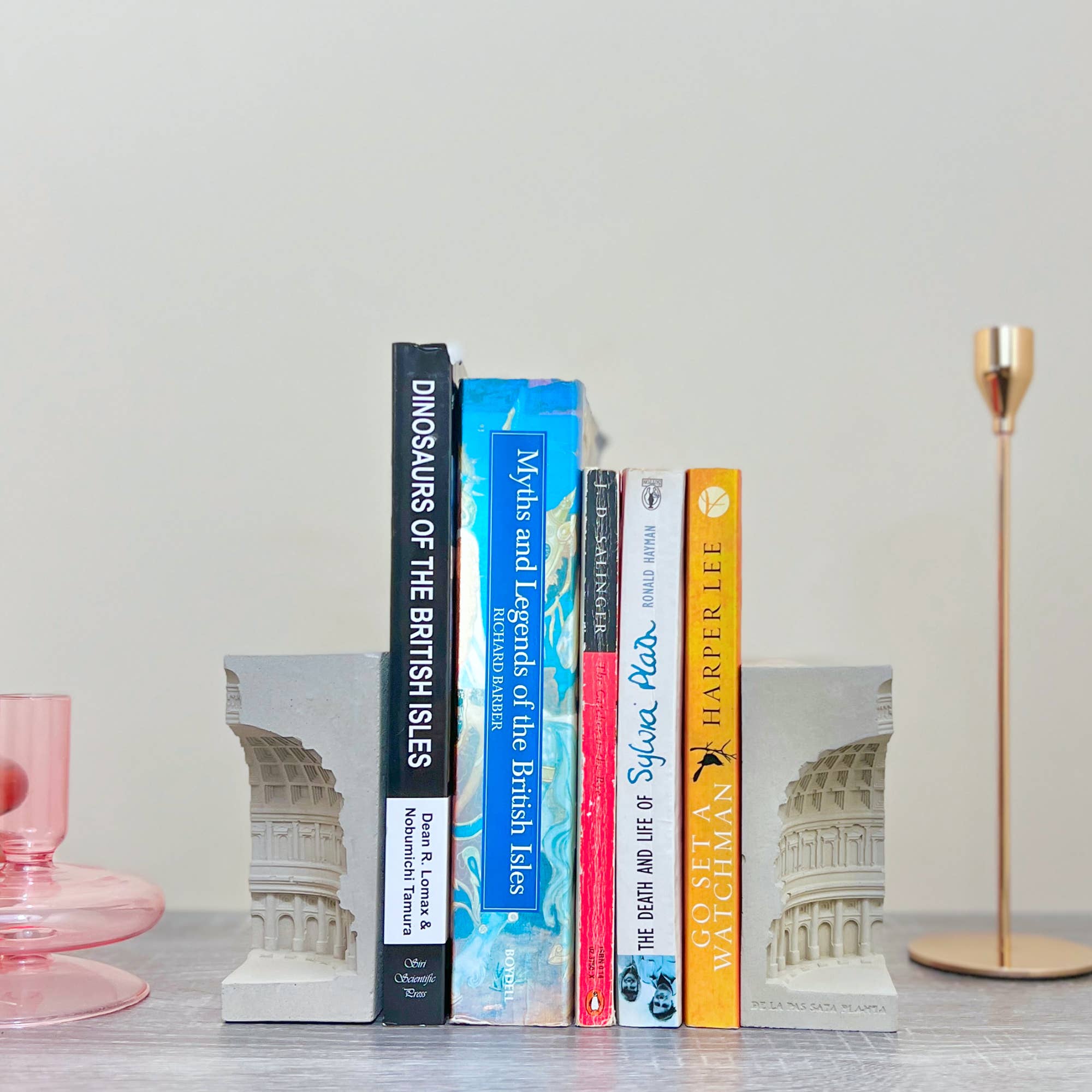 Eli and Things – Engroshandel Bogstøtte – Roman Dome Beton Bookends - Arkitektonisk bogafslutning8