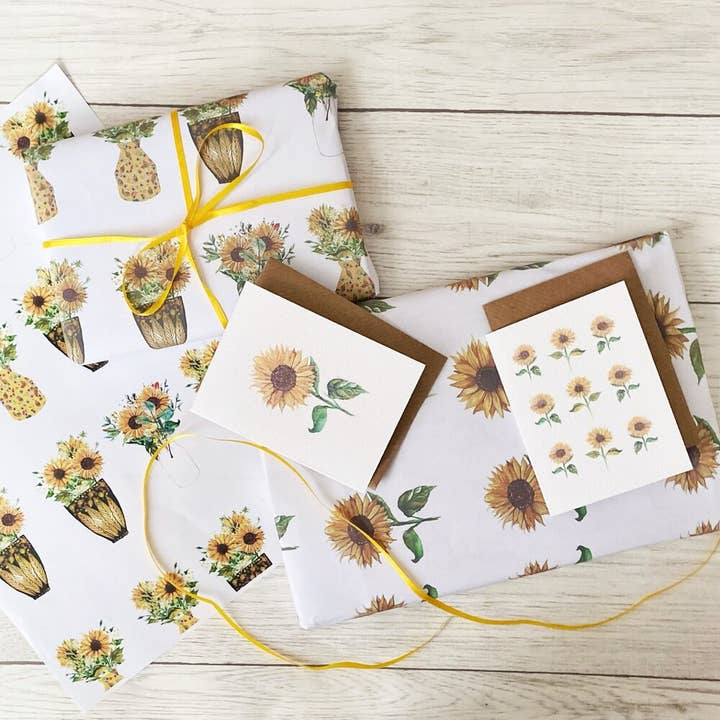 Papier d'emballage tournesols pour la vente par Angela Savage Illustration