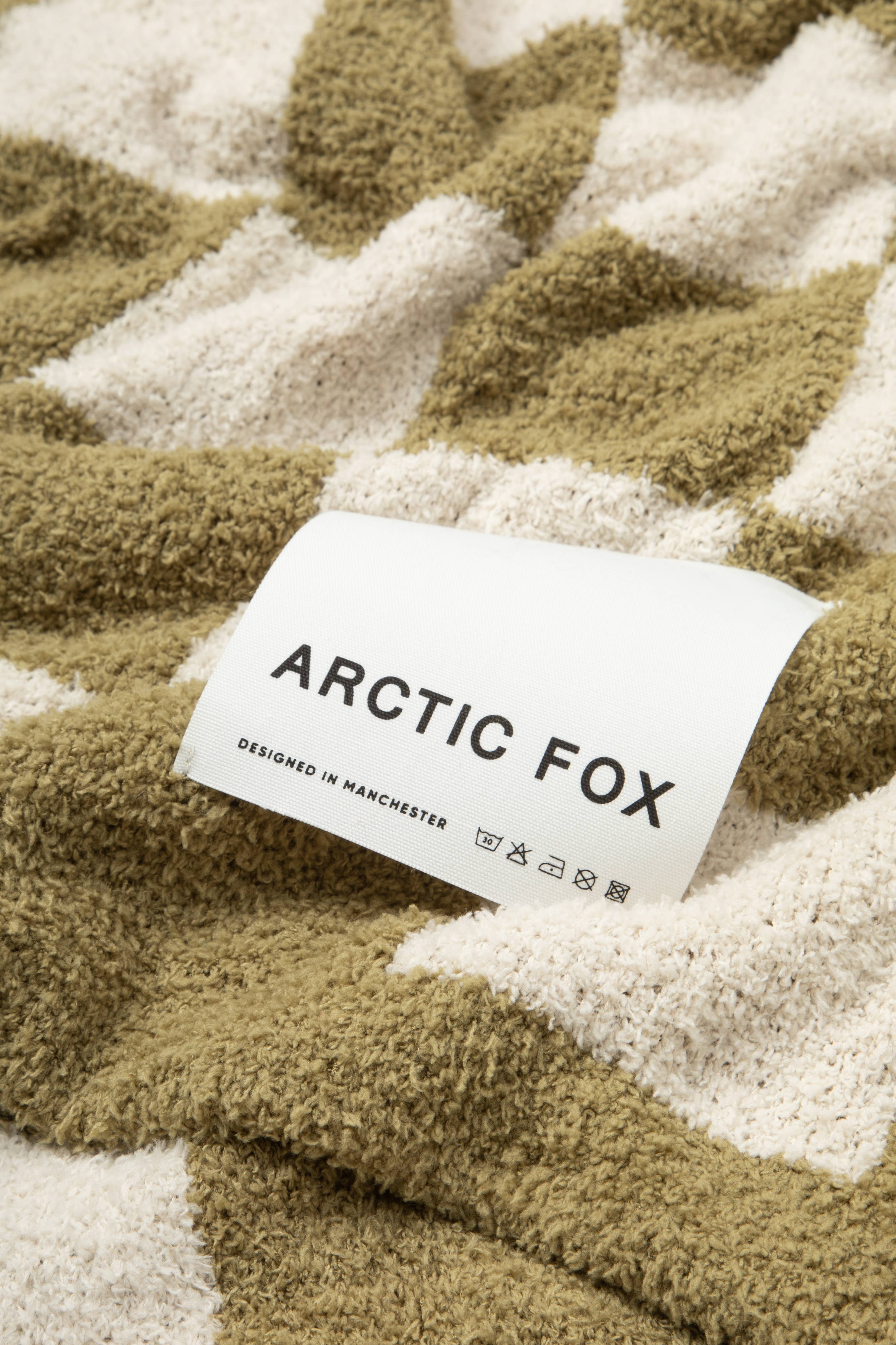ARCTIC FOX & CO. - Wholesale Throw Blanket - The Teddy Throw - 100% Recycled - Khaki Check - AW255