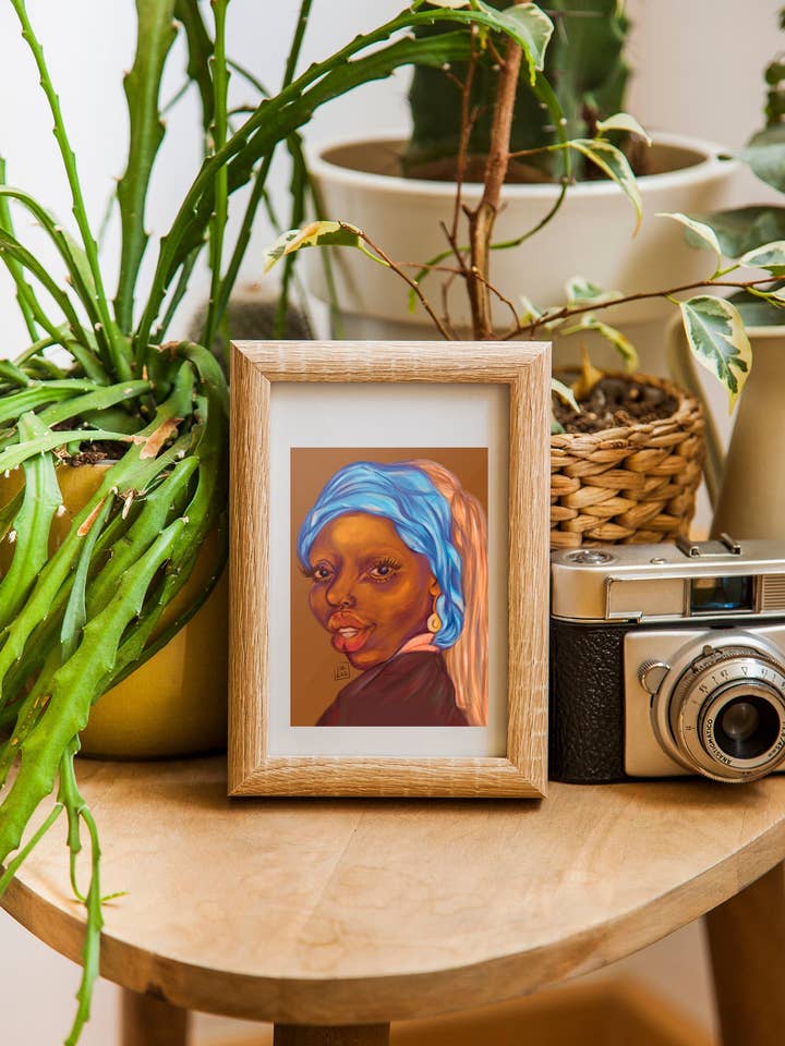 A6 Girl With Earring Print for wholesale by Luce.eps