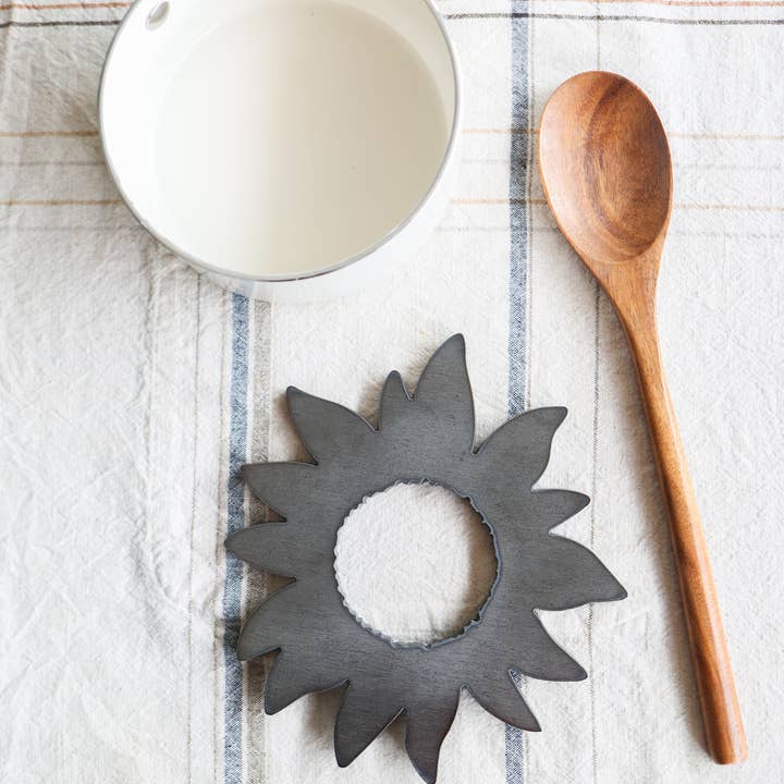 Highland Ridge | Handmade Home Decor - Wholesale Trivet - Sunflower Trivet Hot Plate Pot Holder3
