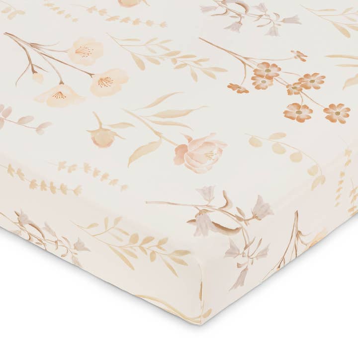 Drap-housse pour berceau en satin de coton 100 % à motif floral violet pour la vente par Crane Baby