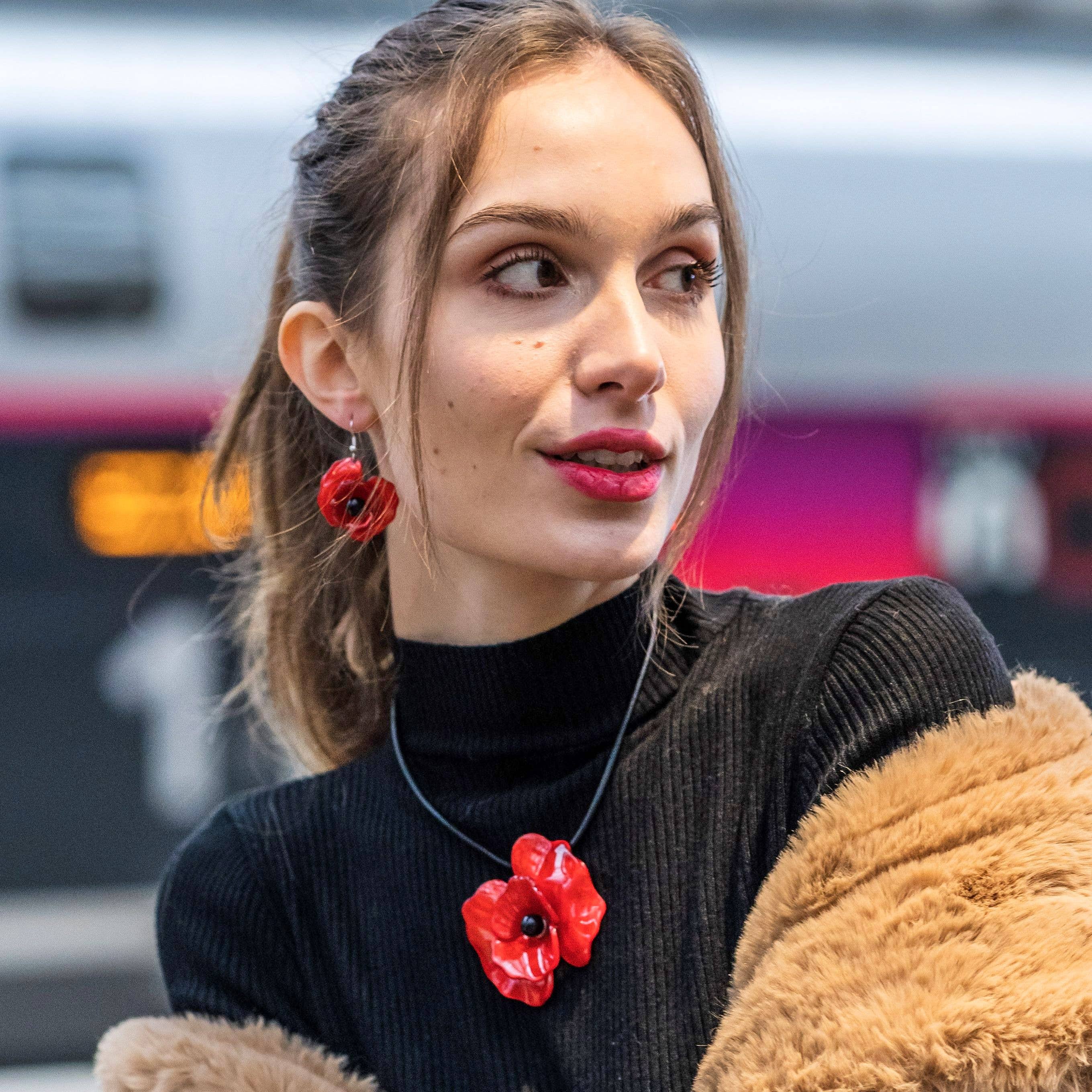 Rouge Collier coquelicot Léa en vente sur Faire2