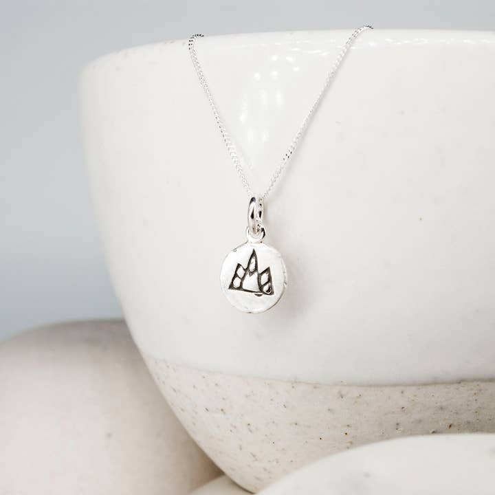Mini collier Mountain pour la vente par Mackenzie Jones Designs